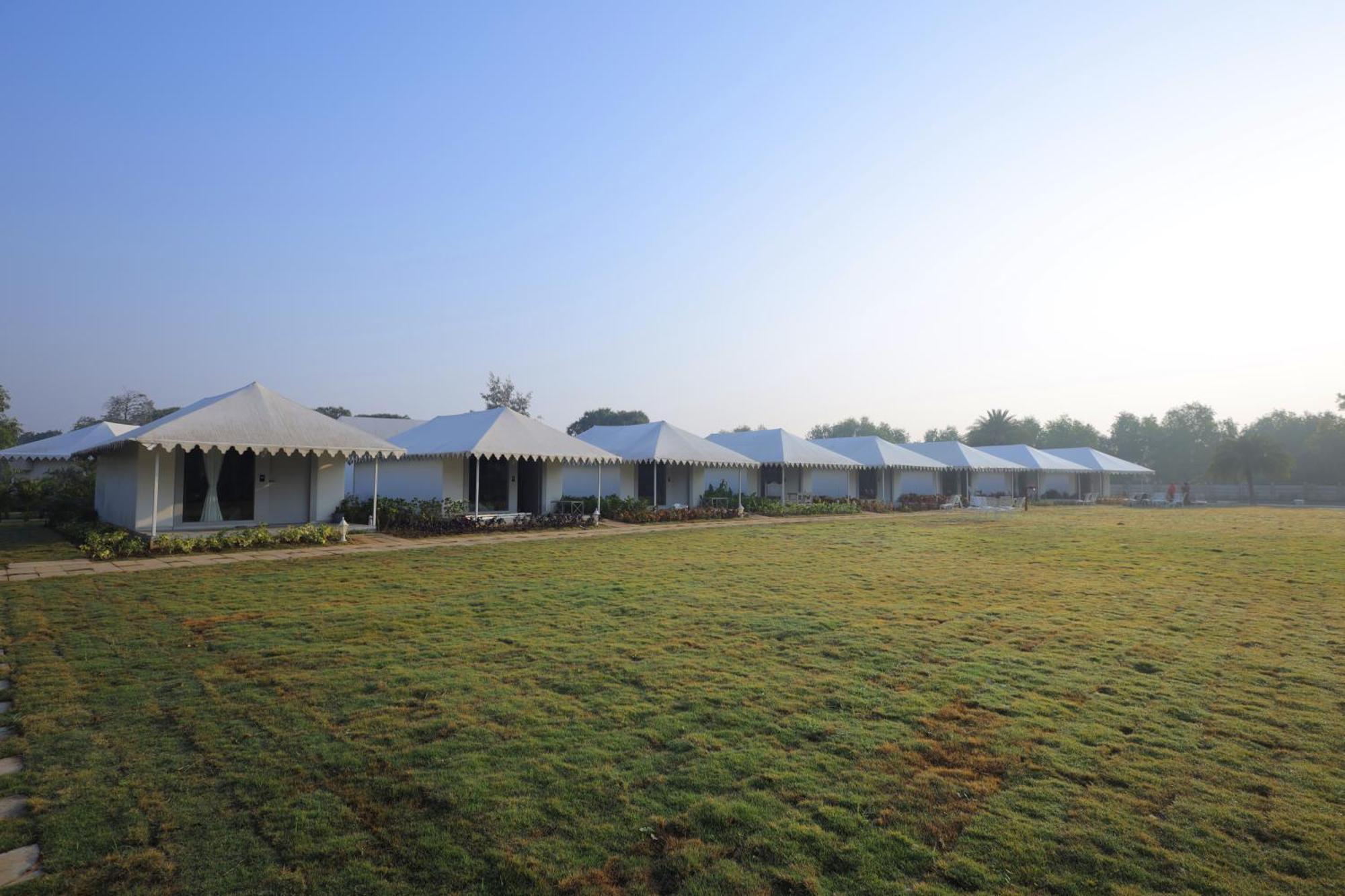 The Fern Seaside Luxurious Tent Resort Daman Bagian luar foto