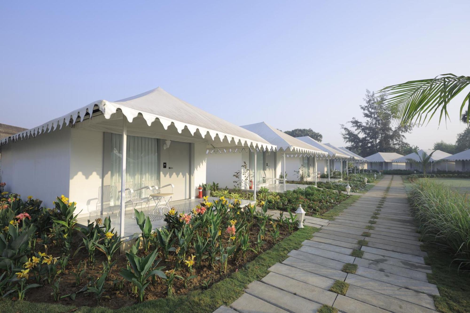 The Fern Seaside Luxurious Tent Resort Daman Bagian luar foto
