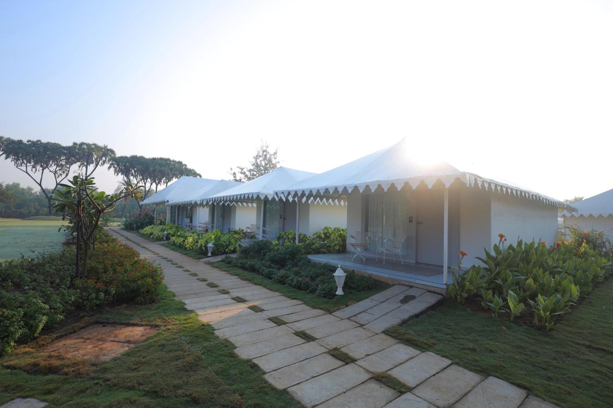 The Fern Seaside Luxurious Tent Resort Daman Bagian luar foto